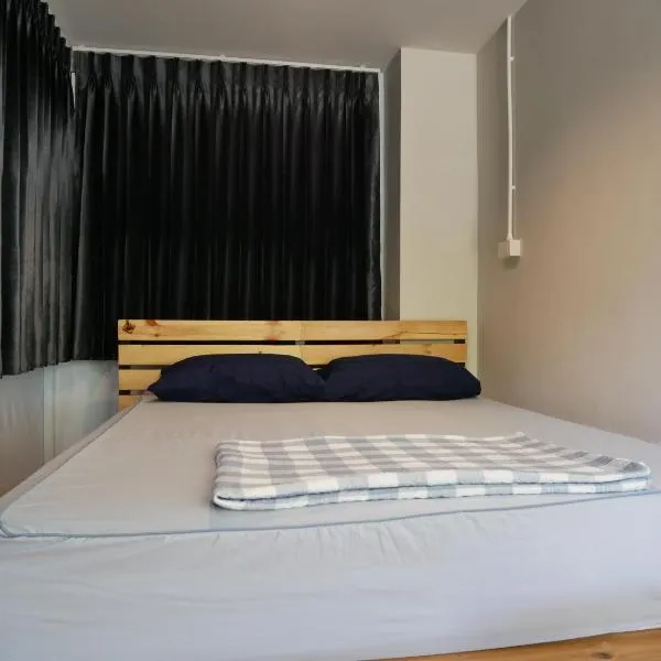 EQ Hostel, hotel a Thongsala