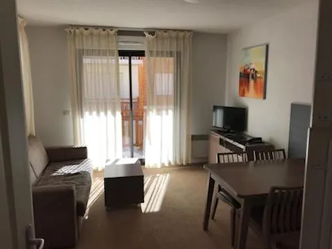 LE VALDAZUR 5 Avenue Saint-Bernard, ξενοδοχείο σε Valberg