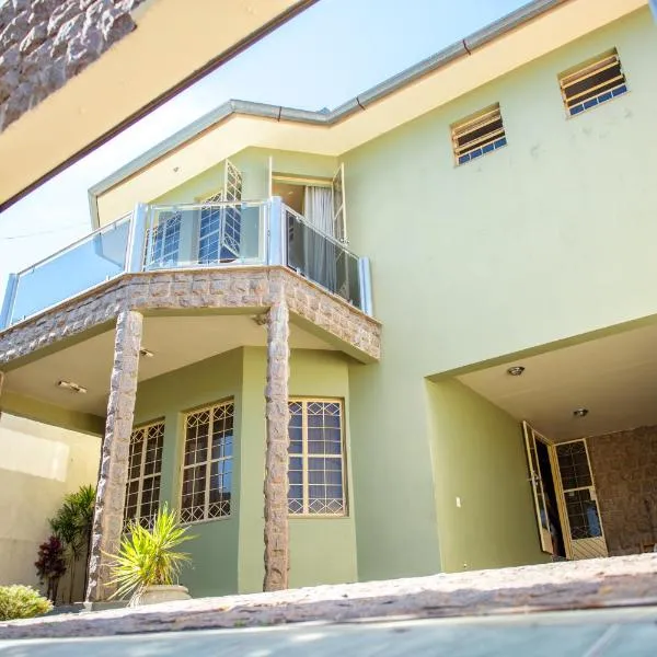 POUSADA DONA DORA 2, hotel v destinaci Piuí
