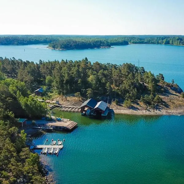 Björkholm mökit, hotelli Paraisilla