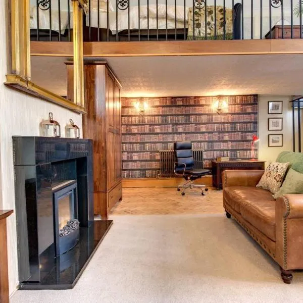 Carnegie Library: Bronte Apartment 1 bedroom, hotel v destinaci Swinton