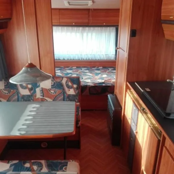 Sosta Camper La Specchia, hotel v destinaci San Pietro in Bevagna