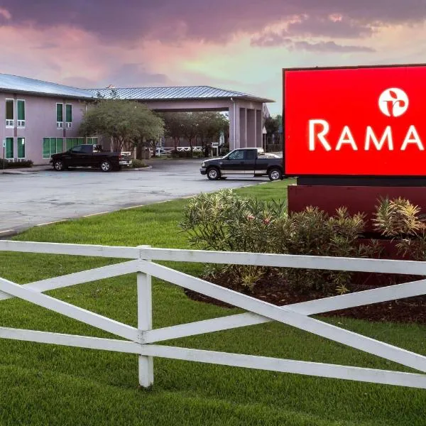 Ramada by Wyndham Luling, hotell i Boutte