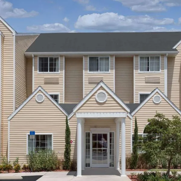 Microtel Inn & Suites Leesburg, hotel v destinaci Leesburg