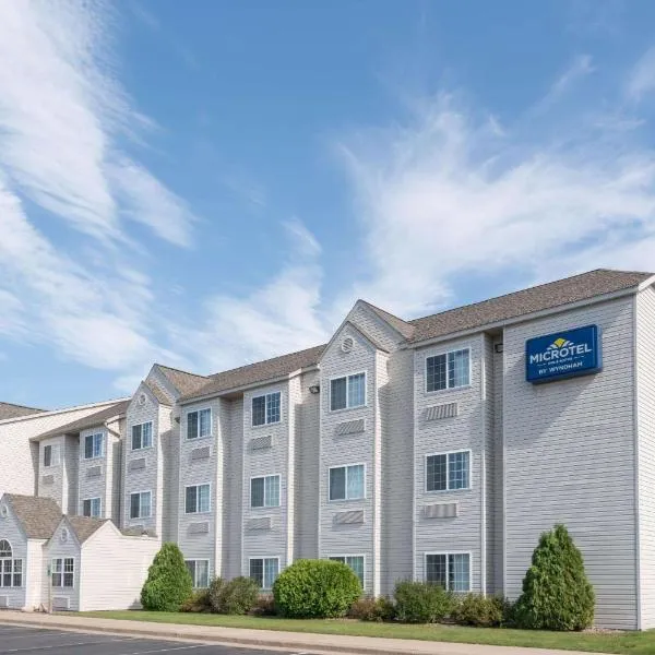 Microtel Inn & Suites by Wyndham Rice Lake, hotel in Barron