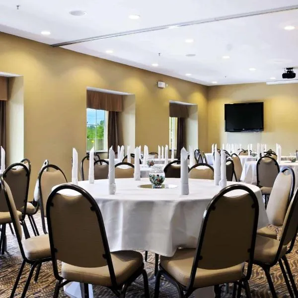 Microtel Inn & Suites by Wyndham Marietta, hotel di Marietta