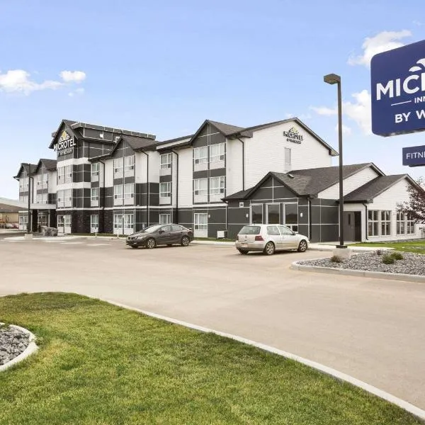Microtel Inn & Suites by Wyndham Blackfalds, hotell sihtkohas Lacombe