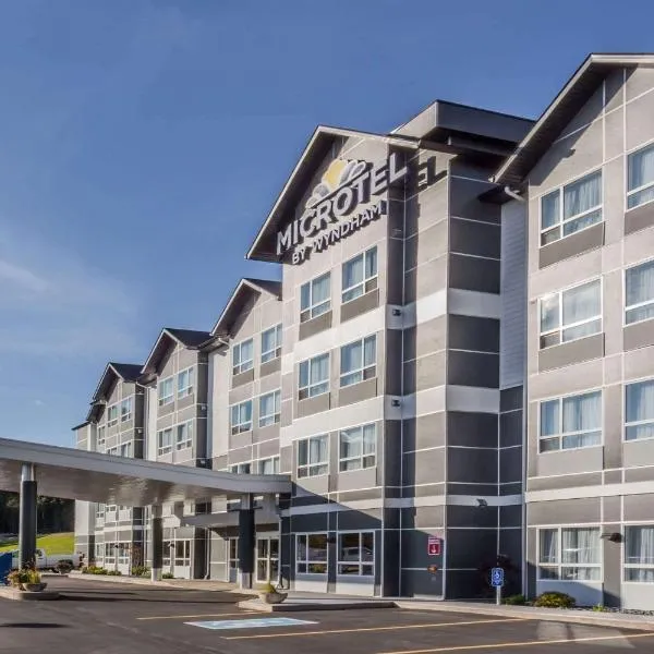 Microtel Inn and Suites by Wyndham Kitimat, hotel v destinaci Kitimat