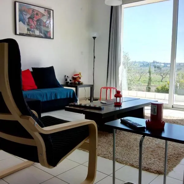 STUDIO POSEIDONIA apartment 75sqm CORINTH CANAL, hotel v destinácii Kórinthos