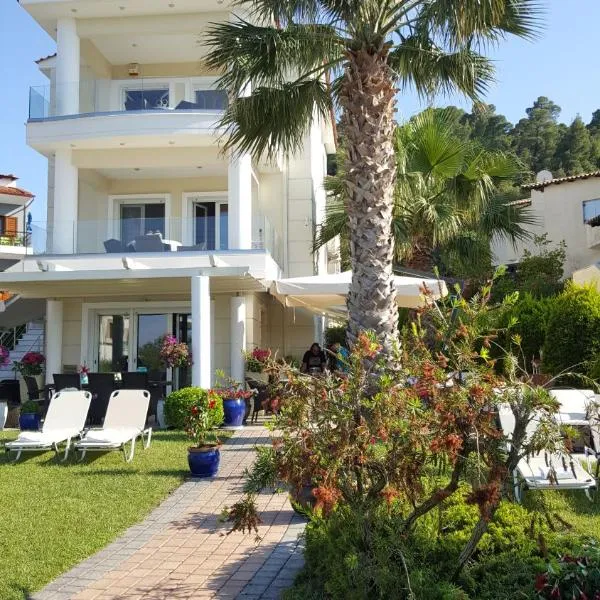 SUN RESIDENCE Exclusive Seaside Suites, hotel v destinaci Polychrono
