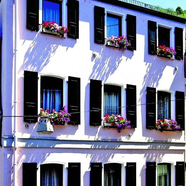 Haus Berlin, hotel v destinaci Kaub