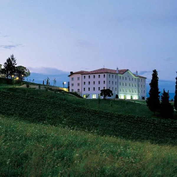 Phi Hotel Astoria, hotel en San Pietro di Feletto