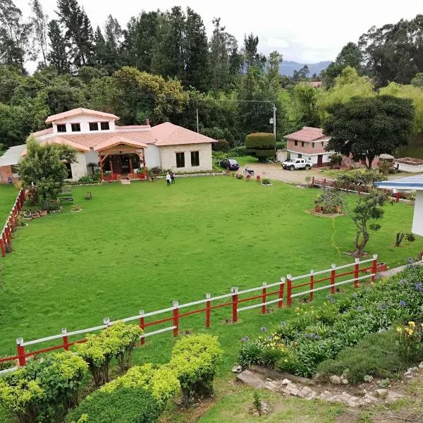 Hacienda Moncora, un lugar hermoso para toda la familia y los amigos, hotel in El Rosal