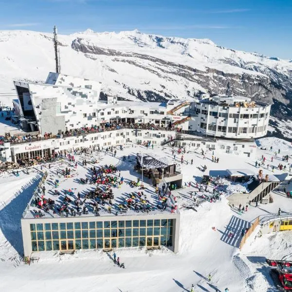 GALAAXY Mountain Hostel, hotell i Laax