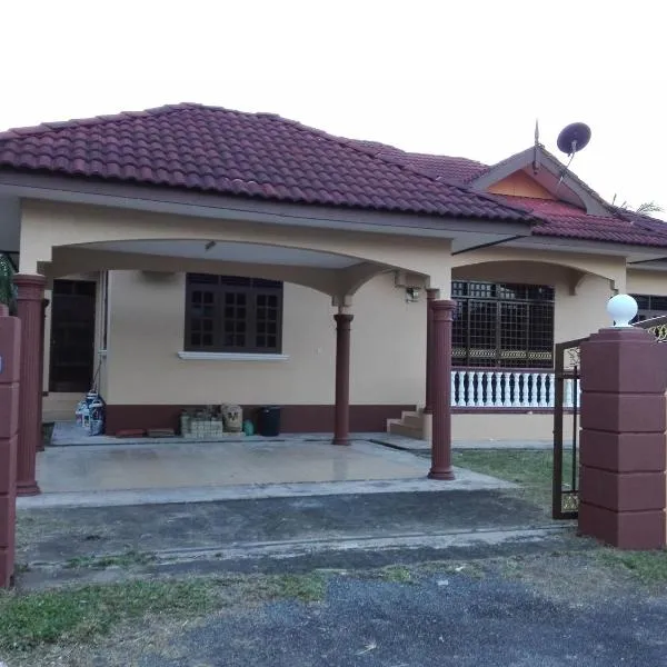 Homestay Ahmad Taman Mas Bukit Payong Terengganu: Marang şehrinde bir otel