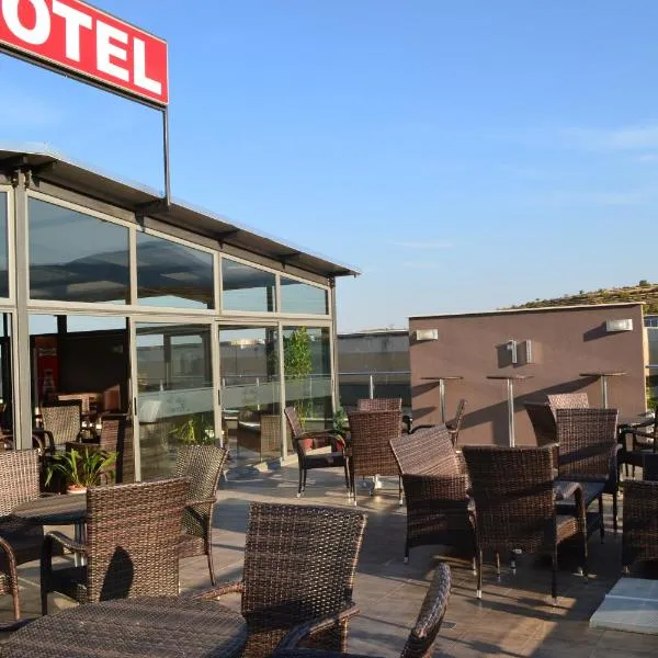 Alexander Hotel, hotel Aszenovgradban