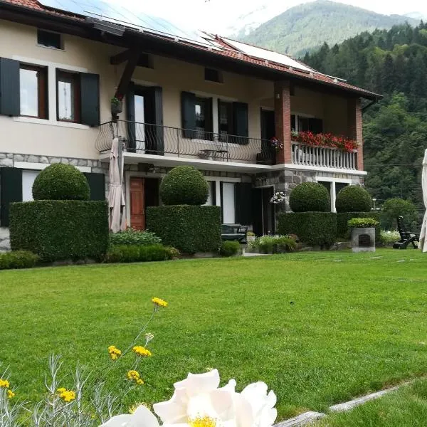 B&B OLTRA, hotel v destinácii Lamon