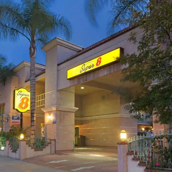 Super 8 by Wyndham North Hollywood, ξενοδοχείο σε Βόρειο Χόλιγουντ