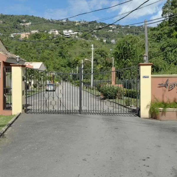 Brittany Manor Retreat, hotel in Mount James