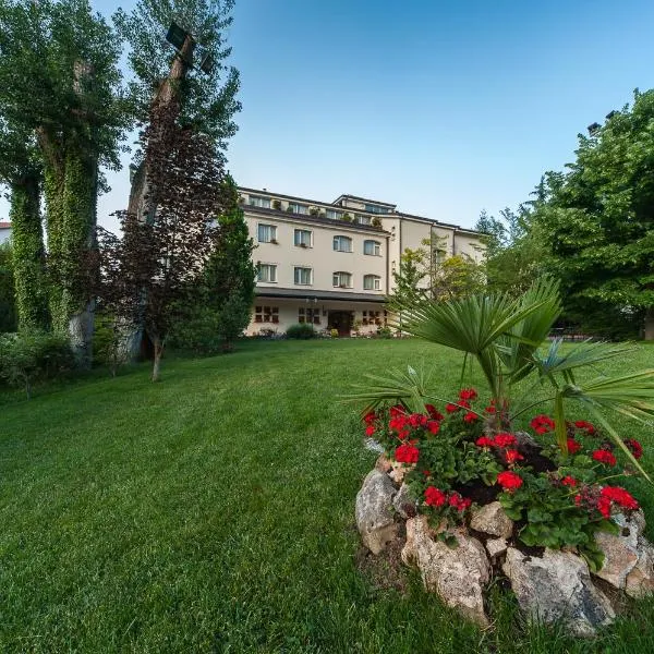 Albergo La Primula, hotel in Vaglio di Basilicata