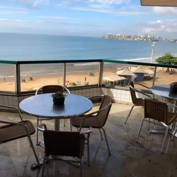 Amplo apartamento em Guarapari com vistas pro mar, hotel in Guarapari