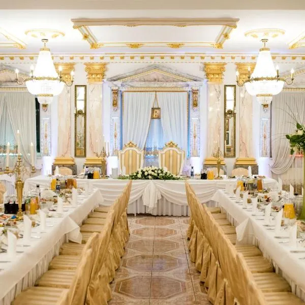 Hotel Książę Poniatowski, hotel v destinácii Lesznowola