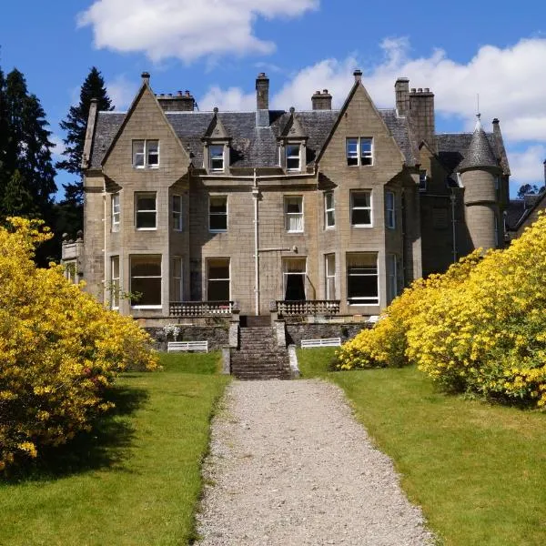 Glengarry Castle Hotel, hotel v destinaci Invergarry