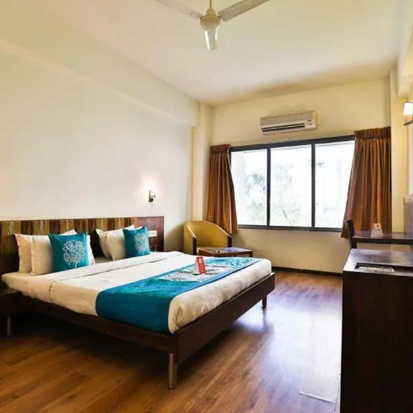 Hotel President Inn By Sky Stays, hotell i Pethāpur