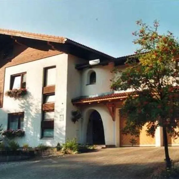 Haus Helga, hotel in Hof bei Salzburg