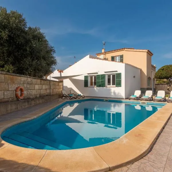 Villa Menurka I, Hotel in Cala en Blanes