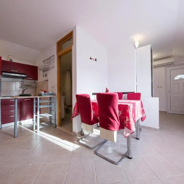 Strma Apartments, hotel in Vis