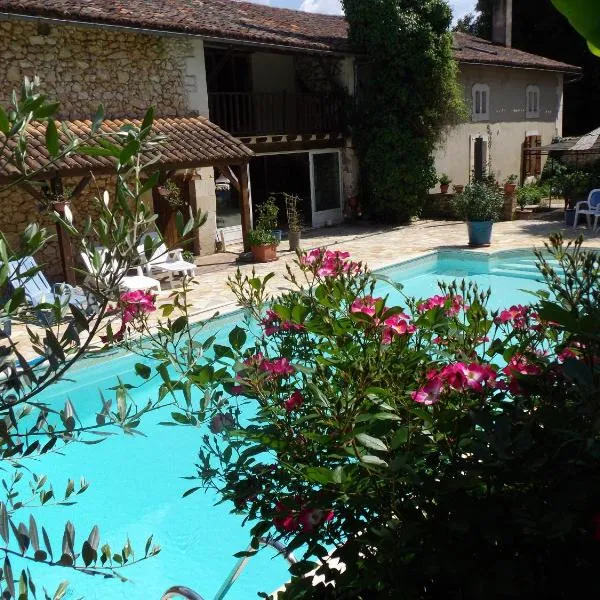 Domaine de Beaufort, hotel in Douzillac