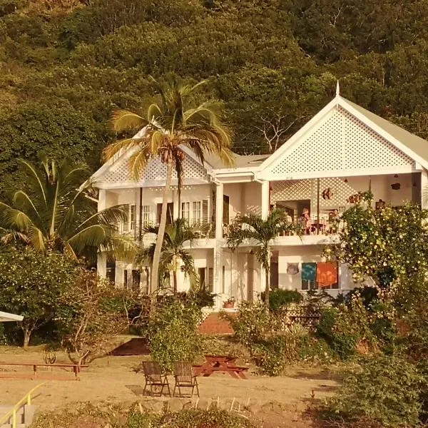 Green Roof Inn, hotel in Carriacou