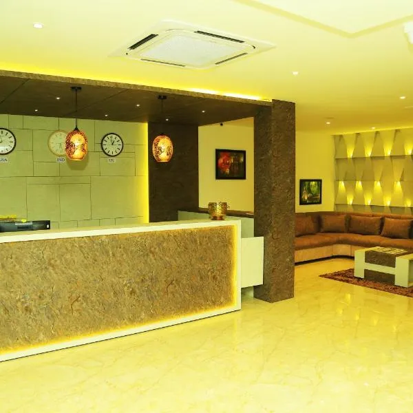 HOTEL KEK GRAND PARK، فندق في Chromepet