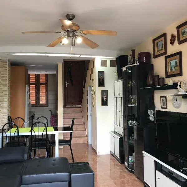 Room Complex Bungamar, hotel in Playa de las Americas