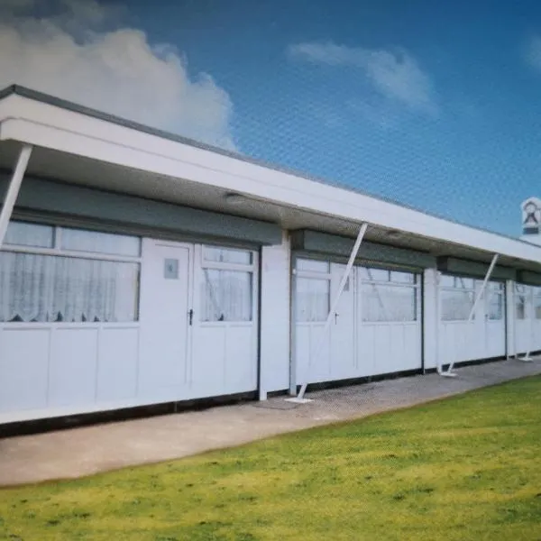 Sandhaven Beach Chalets, hotel in South Shields