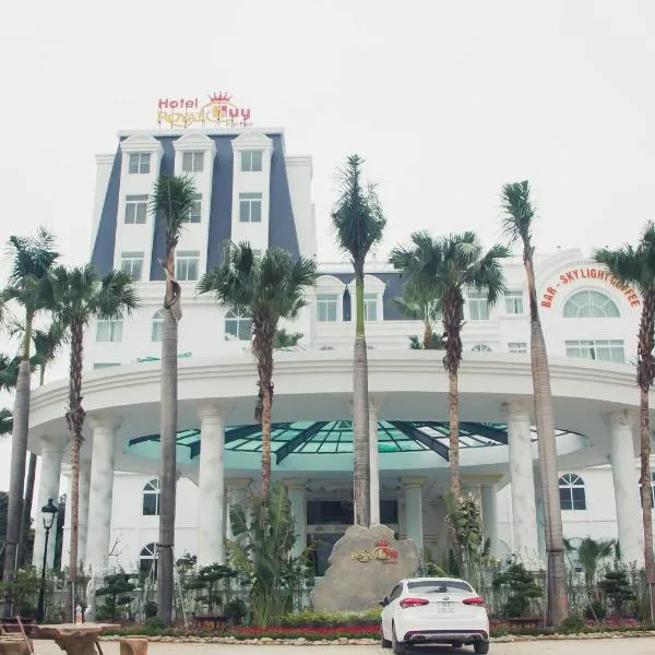 Royal Huy Hotel Vinh Phuc, hotel in Háu Nữ