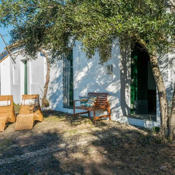 Casa del Ingeniero 4 Hab 8 Pers 3 Chimeneas con horno, hotell i Puerto de la Laja