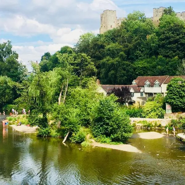 Luxury 2 bed apartment with free parking, hotel v destinaci Ludlow