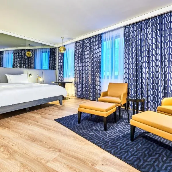 Radisson Blu Hotel, Kyiv City Centre، فندق في Darnitsa