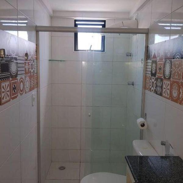 Lindo AP em andar alto, vista para o mar e mesmo andar da piscina - Foto 3