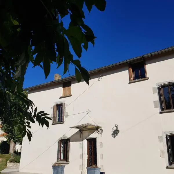 Le Vieux Couvent, hotel v destinaci Deviat