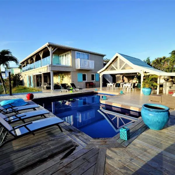 THE BAHI VILLA - Adults Only B&B, hotel in Morne Blanc