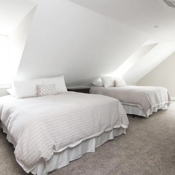 Two Bedroom with Lake View, hotel in Wolfeboro
