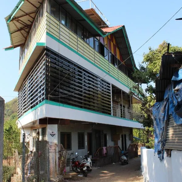 Shreyas Guest house - Tatkare Villa, hotel a Kashid