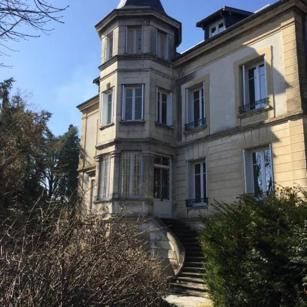 Les Marronniers, hotel in Monistrol-sur-Loire