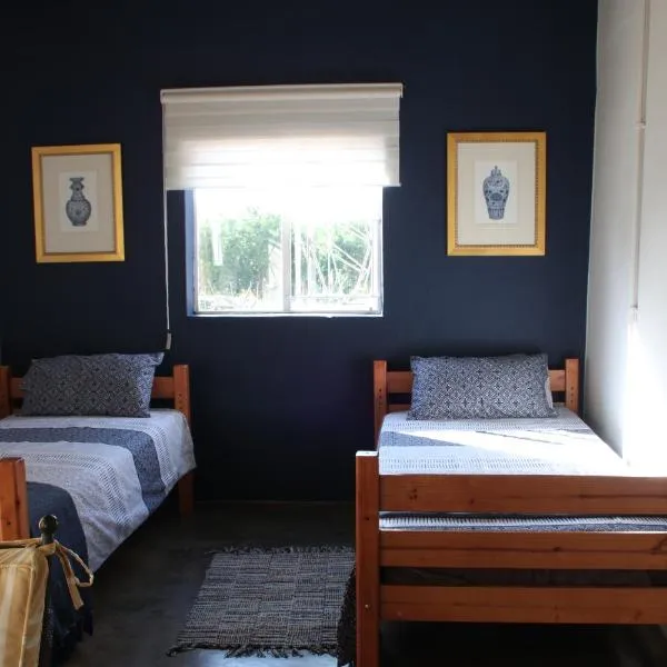 Rustic Country Cottage, hotell i Dwaleni