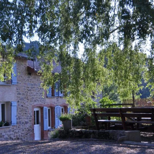 la Ferme aux abeilles, hotel in La Pacaudière