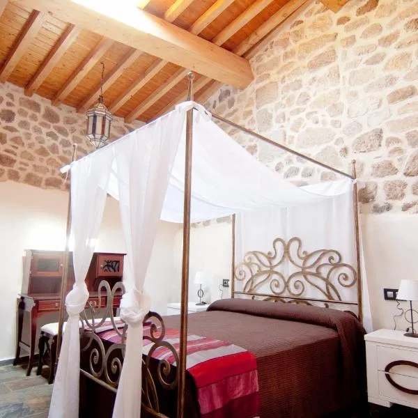 Apartamentos A Fala en Trevejo y San Martin de Trevejo, Sierra de Gata, hotel Trevejóban
