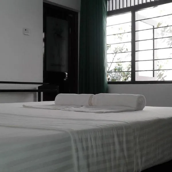 Water Front Home Stay and Resort, hotel v destinaci Anuradhápura
